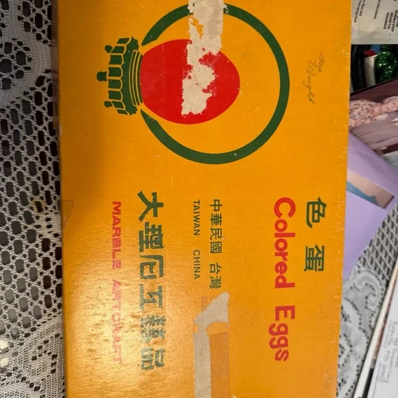 Ceramic Eggs Collection  Speckled Solids Colors (12 Eggs) - Picture 4 of 6